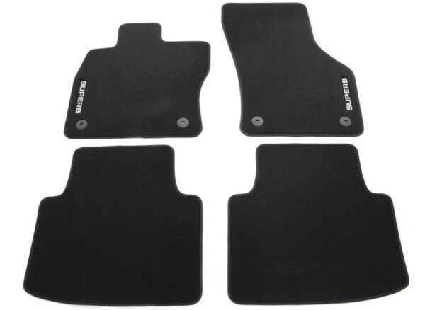 3V1061404B - ŠKODA SUPERB MK3 floor mat set left handlebar 3V1061404B, original part