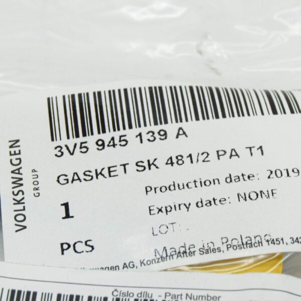3V5945139A - ŠKODA SUPERB MK3 gasket for rear left outside taillight 3V5945139A NEW