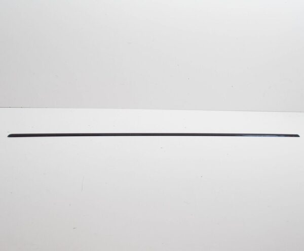 3V9839644H041 - SKODA SUPERB MK3 REAR RIGHT DOOR WINDOW STRIP 3V9839644H041 NEW GENUINE