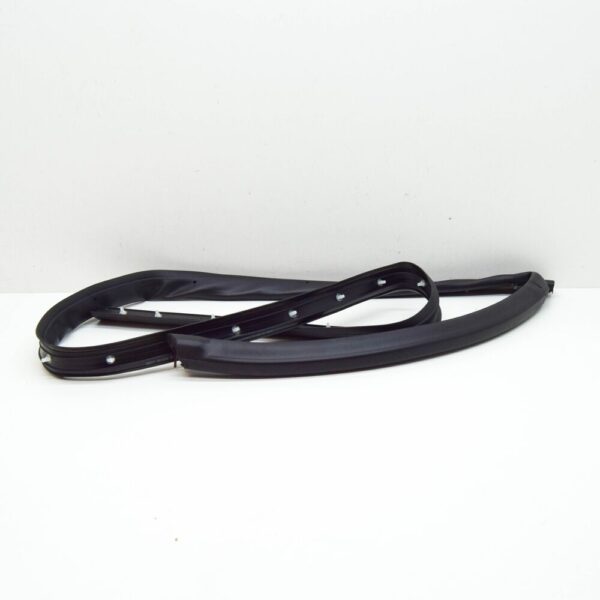 575839120C - ŠKODA KAROQ Nu door gasket rear right bottom rubber 575839120C9B9 NEW original