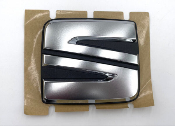 575853630DCMO - New SEAT ARONA KJ7 REAR EMBLEM BADGE 575853630DCMO Genuine