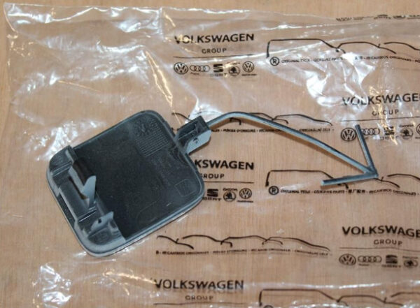 5F0807241GRU - SEAT Leon 5F front trailer coupling cover cap 5F0807241GRU NEW original