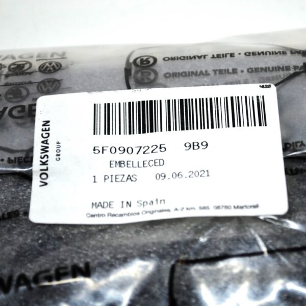 5F0907225 - SEAT LEON MK3 5F Front Radar Sensor Bracket Cover 5F09072259B9 NEW GENUINE