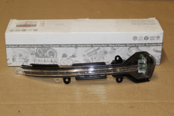 5F0949102A - NEW SEAT ARONA KJ FRONT RIGHT DOOR MIRROR ROTARY DISPLAY 5F0949102A ORIGINAL