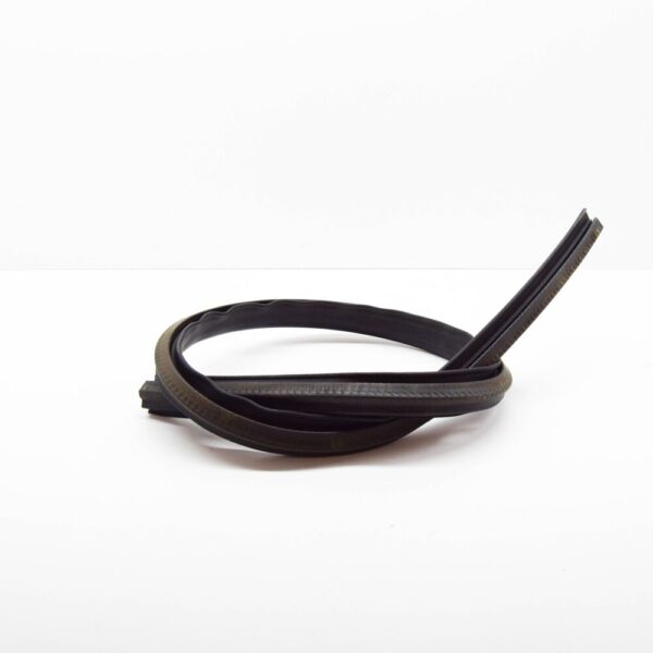 6J0823723A - SEAT Ibiza IV ST 6J 6P bonnet seal, rubber, 6J0823723A, original