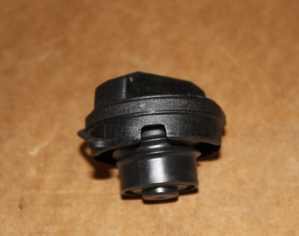 6R0201550H - NEW ŠKODA RAPID NH FUEL TANK CAP 6R0201550H ORIGINAL