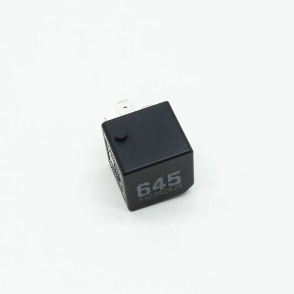 8D0951253A - SKODA SUPERB MK2 3T RELAY 4H0951253A NEW GENUINE