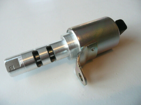 1355856 - NEW FORD RANGER T6 ENGINE VARIABLE TIMING SOLENOID 1355856 ORIGINAL