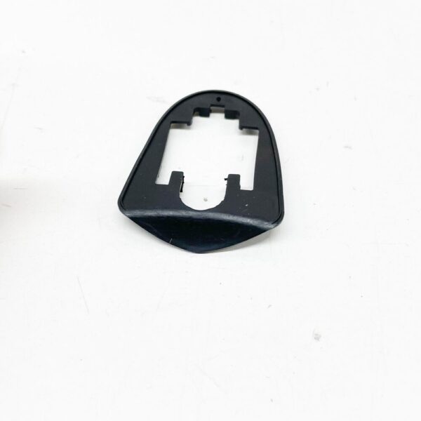 1382021 - FORD MONDEO MK4 FRONT DOOR HANDLE SMALL PAD 6M21-U22042-BA 1382021 NEW GENUINE