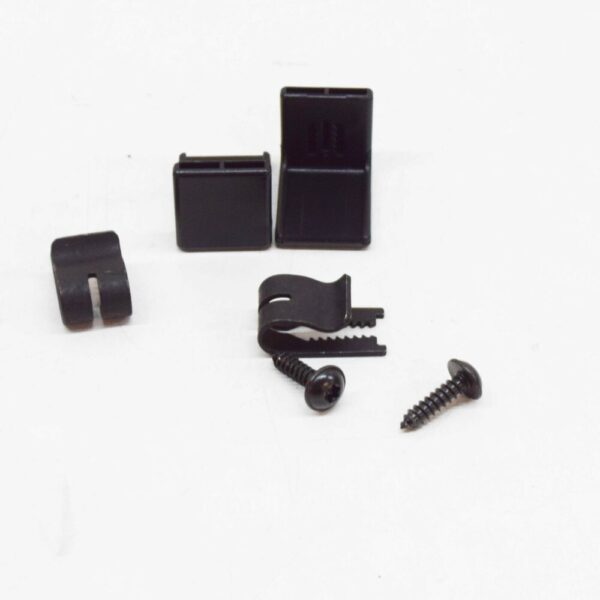 1437185 - NEW FORD C-MAX MK1 FRONT MUD FLAP FIXING PARTS KIT 1437185 ORIGINAL
