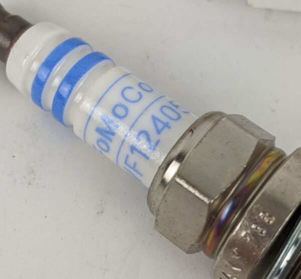 1468761 - NEW FORD TRANSIT MK3 SPARK PLUG 95WF-12405-DA 1468761 ORIGINAL