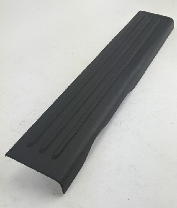 2038979 - NEW FORD RANGER T6 MK3 FRONT LEFT DOOR -NACK PLATE 2038979 GENUINE