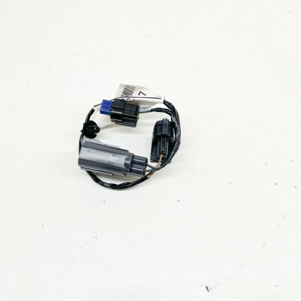 2211674 - NEW FORD ECOSPORT MK2 FRONT FOG LAMP SOCKET AND WIRE ASSY 2211674 ORIGINAL