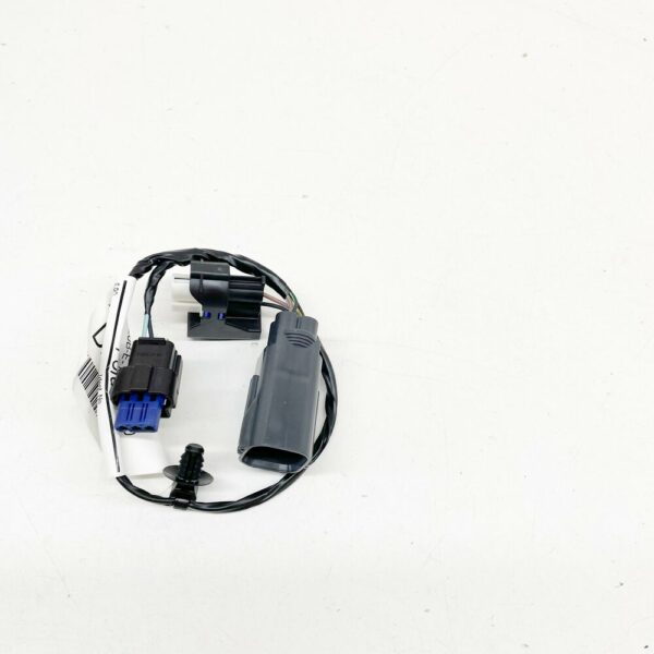 2211674 - NEW FORD ECOSPORT MK2 FRONT FOG LAMP SOCKET AND WIRE ASSY 2211674 ORIGINAL