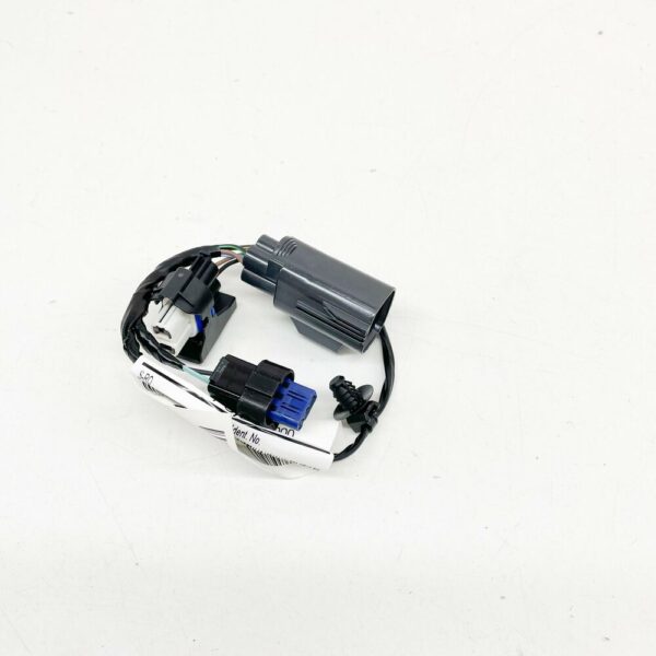 2211674 - NEW FORD ECOSPORT MK2 FRONT FOG LAMP SOCKET AND WIRE ASSY 2211674 ORIGINAL
