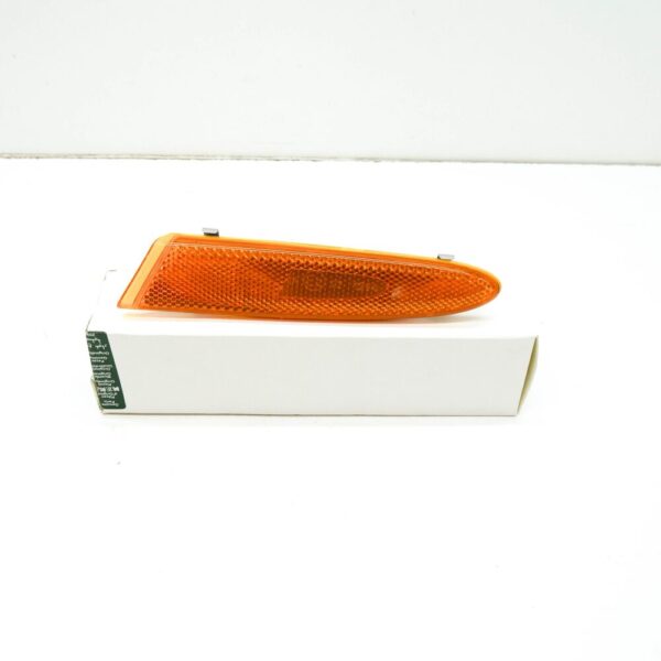 C2C2053 - Jaguar XJ X350 Front Left Bumper Reflector C2C2053 NEW