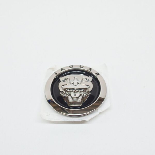 C2Z31124 - JAGUAR XF X250 Radiator Grill Emblem C2Z31124, NEW, Original