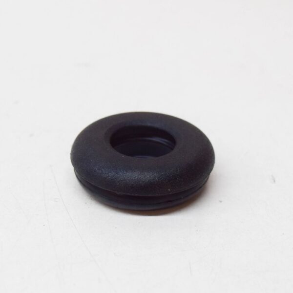 DYA000010 - LAND ROVER RANGE ROVER L322 Wiper Engine Grommet DYA000010 NEW GENUINE