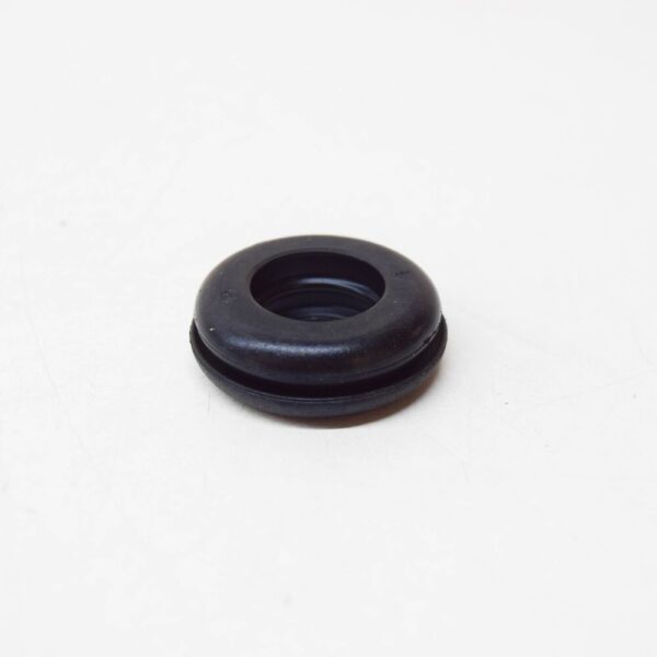 DYA000010 - LAND ROVER RANGE ROVER L322 Wiper Engine Grommet DYA000010 NEW GENUINE