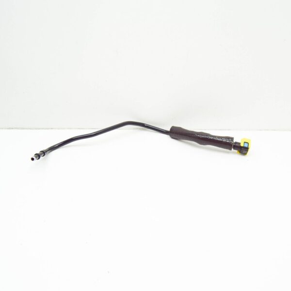LR030556 - LAND ROVER DISCOVERY IV L319 Under Floor Fuel Return Tube LR030556 NEW GENUINE