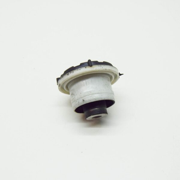LR033262 - LAND ROVER DISCOVERY L462 Rear Left Differential Insulator LR033262 NEW GENUINE