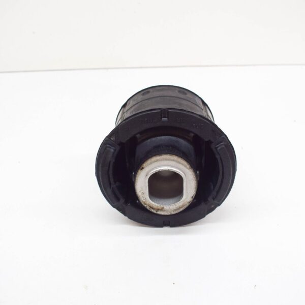 LR037514 - LR RANGE ROVER IV L405 rear cross beam rear insulator LR037514 NEW