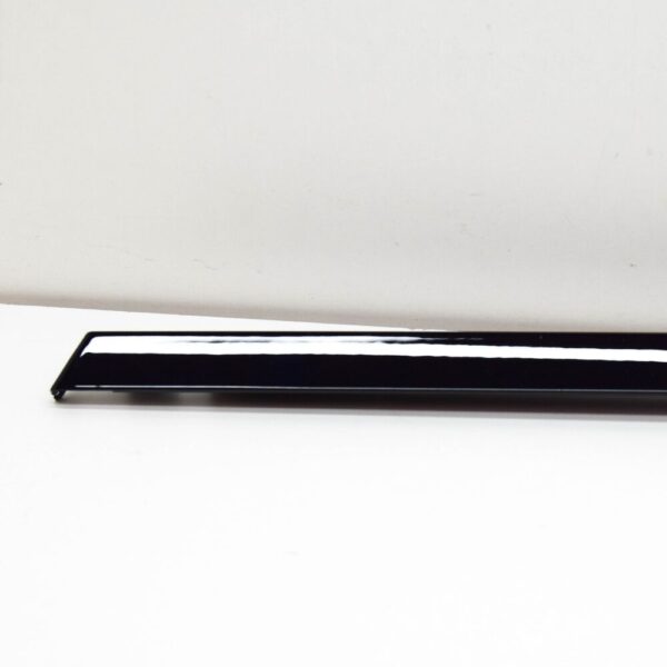 LR043789 - LR RANGE ROVER SPORT L494 Rear Right Top Molding LR043789 NEW
