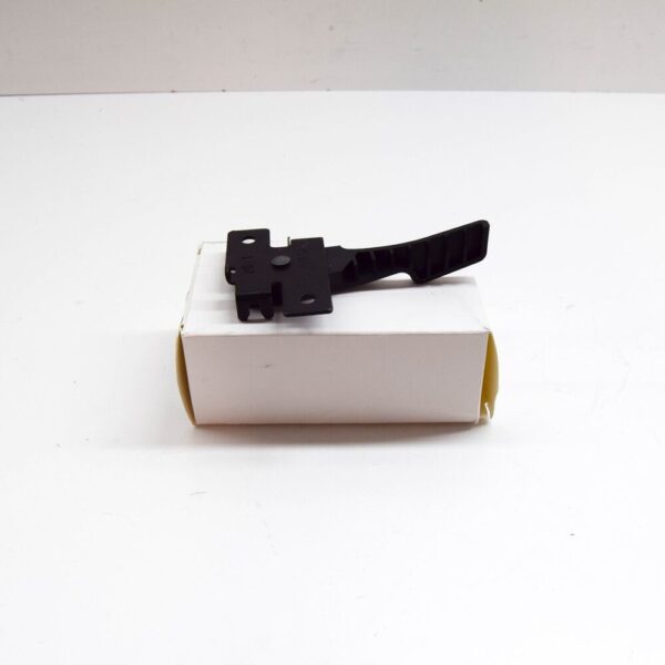 LR043960 - LAND ROVER RANGE ROVER SPORT L494 Front Hood Release Lever LR043960 NEW GENUINE