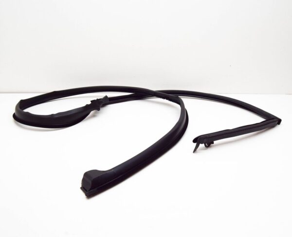 LR054826 - LAND ROVER RANGE ROVER L405 Front Right Upper Door Seal LR054826 NEW GENUINE