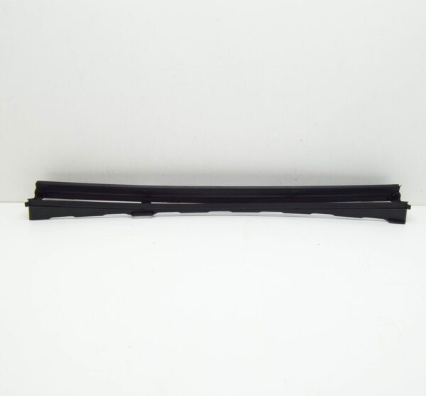 LR082887 - LAND ROVER DISCOVERY V L462 Front Lower Air Deflector LR082887 NEW GENUINE
