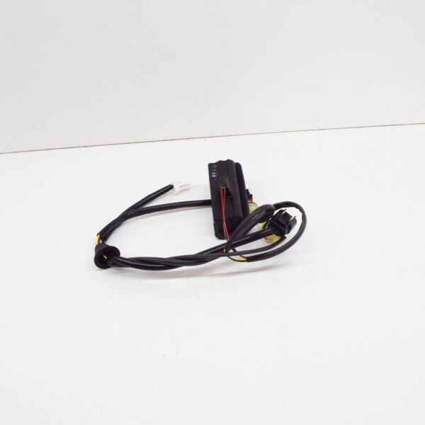 LR083610 - LAND ROVER RANGE ROVER SPORT L320 tailgate opening switch LR083610 mint condition