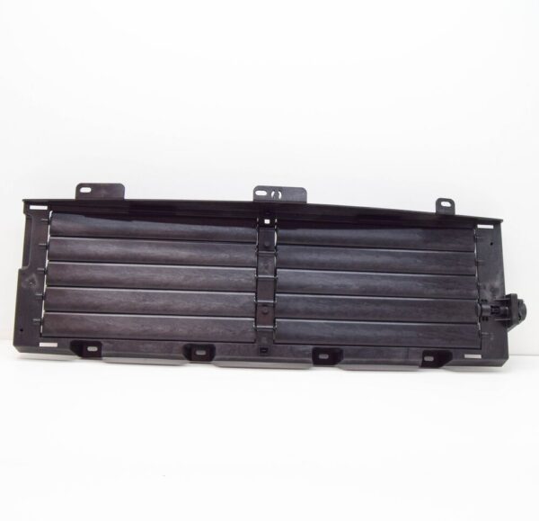 LR135382 - LR DISCOVERY SPORT L550 Lower Outer Radiator Control Shuter LR135382 NEW GENUINE