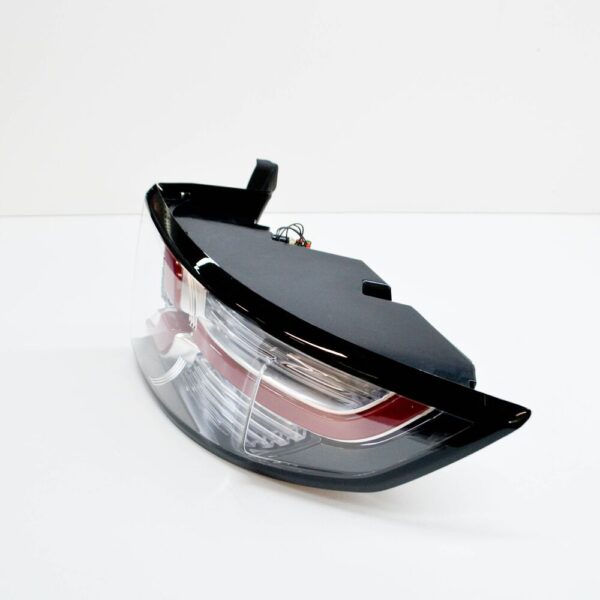 LR135571 - LAND ROVER DISCOVERY SPORT L550 REAR RIGHT TAILLIGHT LR135571 NEW GENUINE