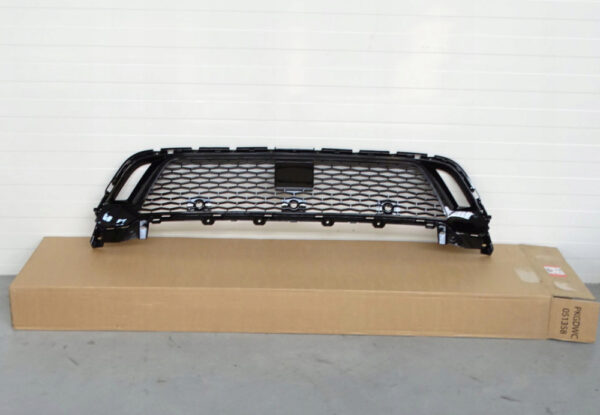 LR140172 - RR Discovery Sport L550 Front Bumper Bottom Radiator Grille LR140172 Part
