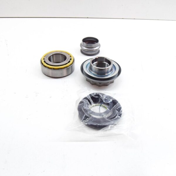 LR158115 - LR RANGE ROVER SPORT II L494 Rear Pinion Repair Kit LR158115 NEW GENUINE