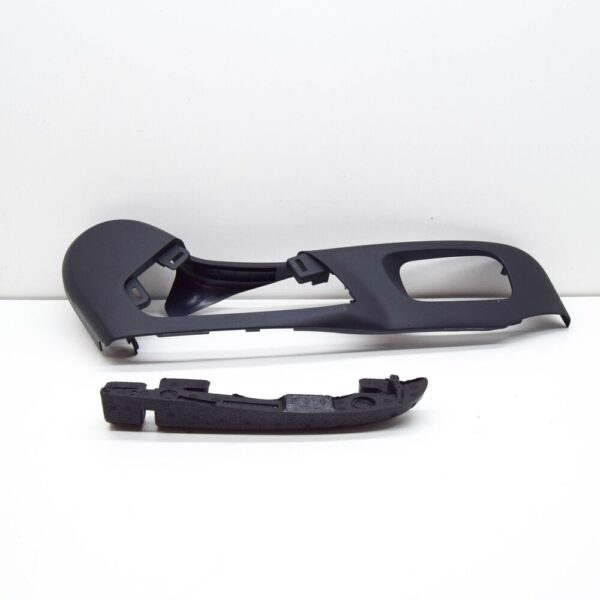 LR161675 - LR DISCOVERY V L462 Front Right Seat Outer Cushion Valance LR161675 NEW GENUINE