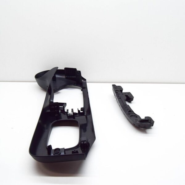 LR161675 - LR DISCOVERY V L462 Front Right Seat Outer Cushion Valance LR161675 NEW GENUINE