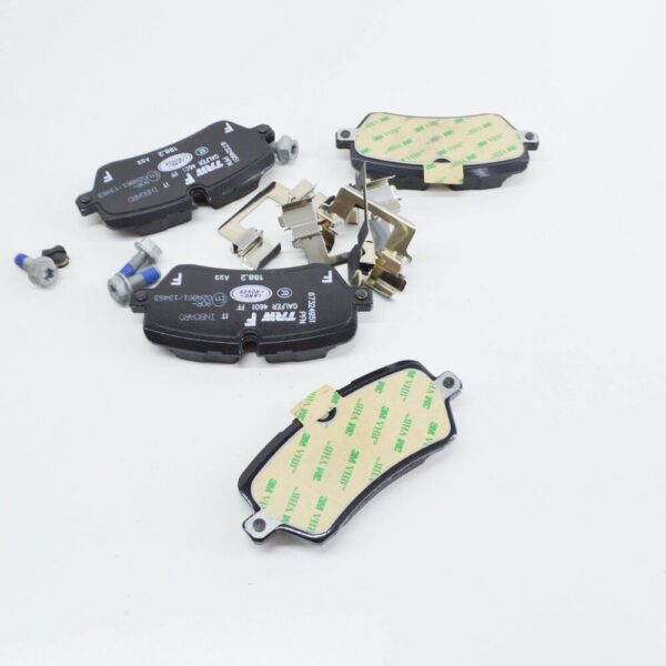LR164821 - LAND ROVER DISCOVERY V L462 Rear Wheel Brake Pads Set LR164821 NEW