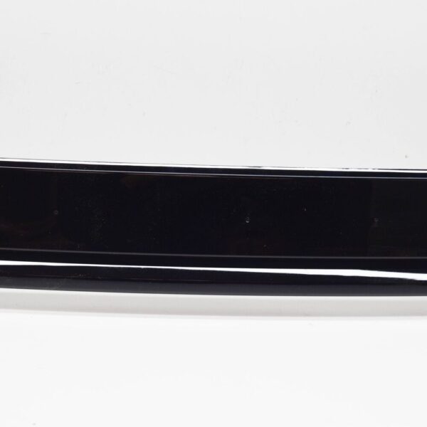 LR181903 - LAND ROVER RANGE ROVER VELAR L560 Rear Tailgate Light LR181903 NEW GENUINE