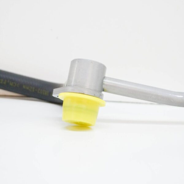 PBP500300 - LR RANGE ROVER III L322 Oil Cooler Feed Pipe PBP500300 NEW GENUINE
