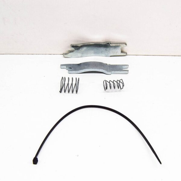 SXR500010 - Land Rover Discovery III L319 Rod Set for Parking Brake Shoes SXR500010 NEW