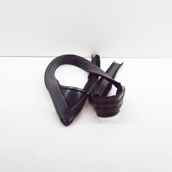 T4A34830 - Jaguar F-Pace X761 Front Left Door Seal T4A34830 NEW GENUINE