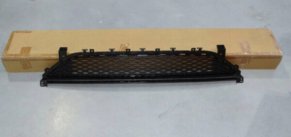 T4A37466 - Jaguar F-PACE X761 Front Bumper Center Base Grille Radiator T4A37466 NEW