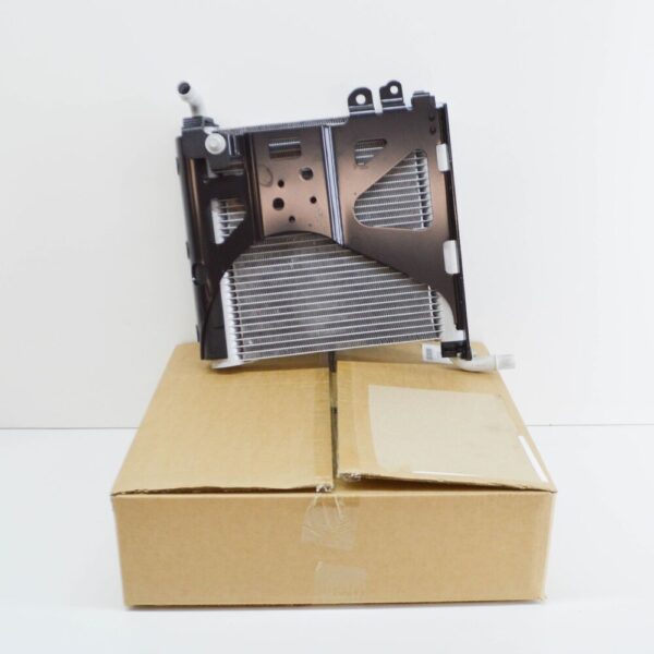 T4A37970 - JAGUAR F-PACE X761 Right Auxiliary Radiator T4A37970 NEW GENUINE