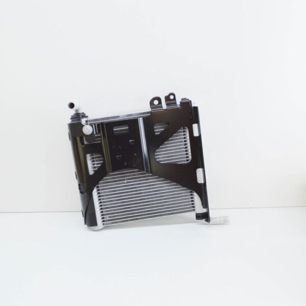 T4A37970 - JAGUAR F-PACE X761 Right Auxiliary Radiator T4A37970 NEW GENUINE