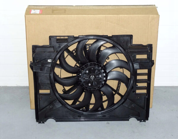 T4A38660 - Jaguar F-PACE X761 Radiator Fan and Trim T4A38660, Original Part