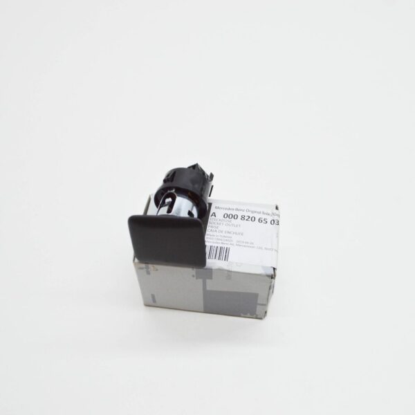 A0008206503 - NEW MERCEDES-BENZ A W177 CONSOLE POWER SOCKET A0008206503