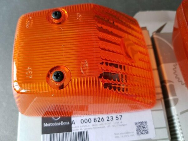 A0008262357 - Mercedes-Benz W460 Front Direction Indicator Turn Signal Lens Gen