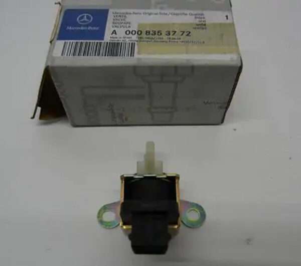 A0008353772 - Mercedes-Benz Vito W638 Air Inlet Valve A0008353772 NEW ORIGINAL