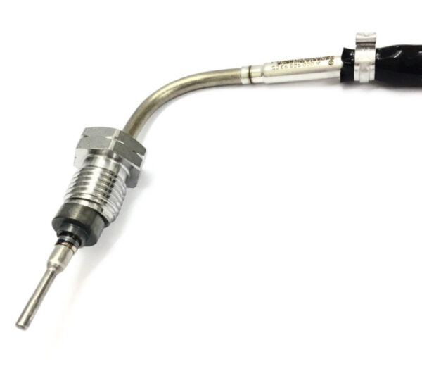 A0009059305 - NEW MB C W204 CHARGE AIR COOLER UPSTREAM TEMPERATURE SENSOR A0009059305 ORIGINAL